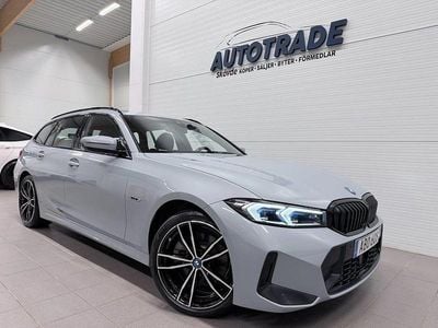 Grå Begagnad 2023 BMW 330 M Sport Kombi | 399 900 kr
