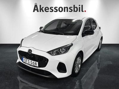 Vit Begagnad 2024 Mazda 2 Center-Line Kombi | 249 900 kr (Dyr)