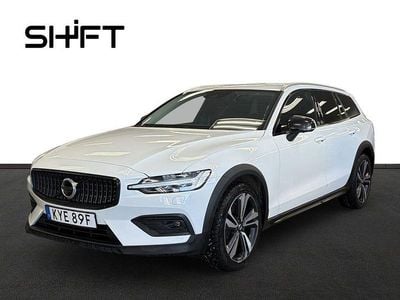 Begagnad Volvo V60 CC 197 HK (144 kW) 2022 Vit Kombi