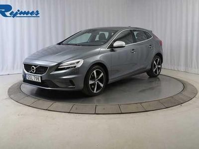 Grå Begagnad 2019 Volvo V40 R-Design Kombi | 209 800 kr (Marknadspris)