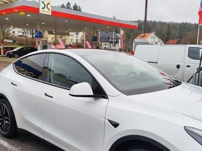 Begagnad 2024 Tesla Model Y Long Range RWD SUV | 569 000 kr