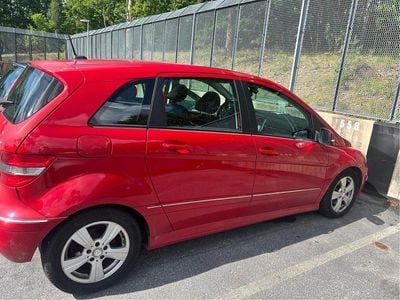 Mercedes B180