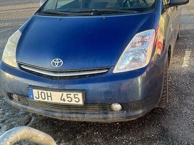 begagnad Toyota Prius 1.5 VVT-i + 3CM CVT Euro 4