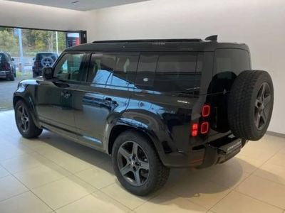 Svart Begagnad 2023 Land Rover Defender SE Dynamic SUV | 819 000 kr