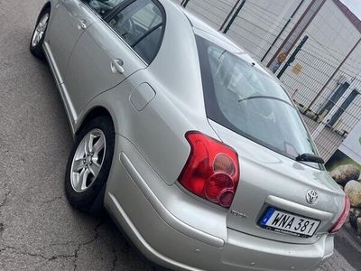 begagnad Toyota Avensis Liftback 2.0 D-4 VVT-i