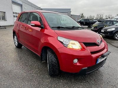 Vinröd Begagnad 2013 Toyota Urban Cruiser SUV | 74 990 kr