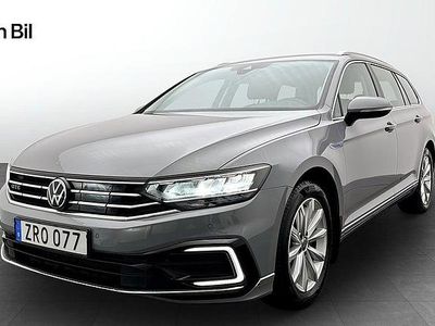 Grå Begagnad 2023 VW Passat GTE Kombi | 359 900 kr (Dyr)
