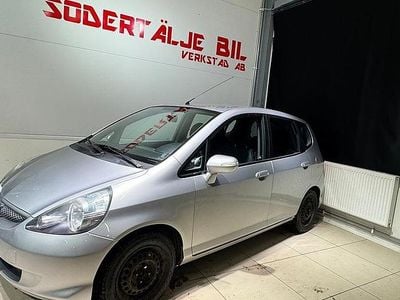 Silver Begagnad 2006 Honda Jazz Halvkombi | 19 900 kr (Dyr)