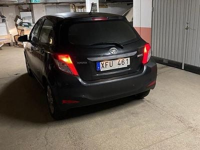 Begagnad Toyota Yaris 99 HK (72 kW) 2013 Halvkombi