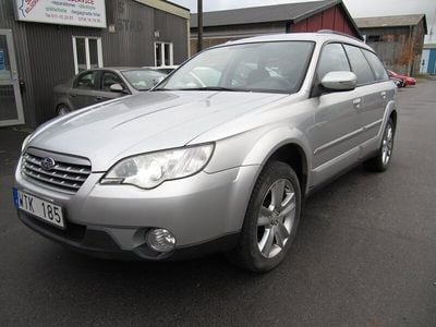 begagnad Subaru Outback 2.5 4WD Låg/Hög vxl/ACC/Drag/SoVhjul/Nybes