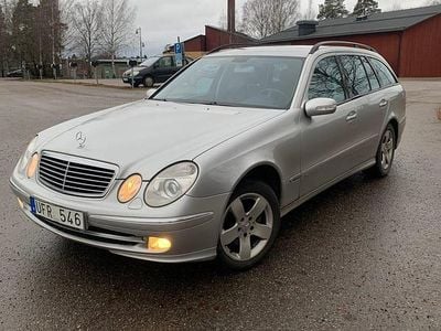 Grå metallic Begagnad 2003 Mercedes E240 Kombi | 54 900 kr (Dyr)