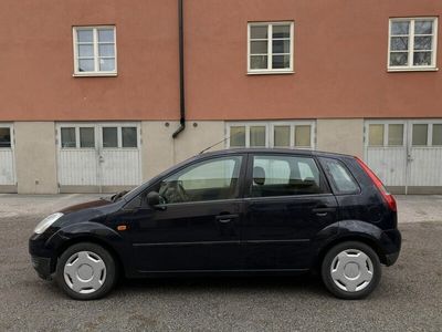 begagnad Ford Fiesta 5-dörrar (nybesiktigad)