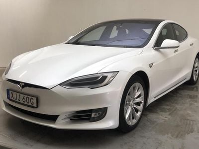 Begagnad Tesla Model S Long Range AWD 311 kW (423 HK) 2020 Vit Halvkombi