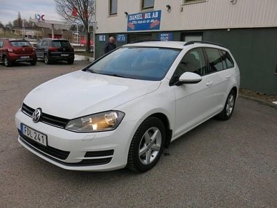 Begagnad VW Golf VII 110 HK (80 kW) 2015 Vit Kombi