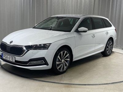 begagnad Skoda Octavia Combi Mildhybrid Drag Värmare Snabb lev