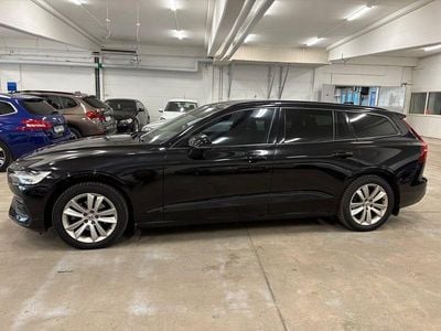 Begagnad Volvo V60 Momentum 150 HK (110 kW) 2019 Svart Kombi
