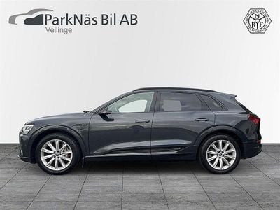 Grå Begagnad 2019 Audi e-tron S-Line SUV | 379 900 kr (Marknadspris)