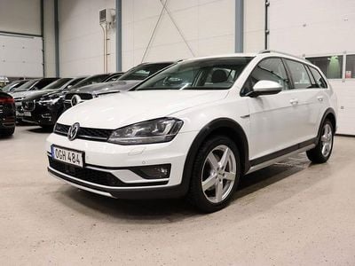 Vit Begagnad 2016 VW Golf Alltrack Kombi | 184 700 kr (Marknadspris)