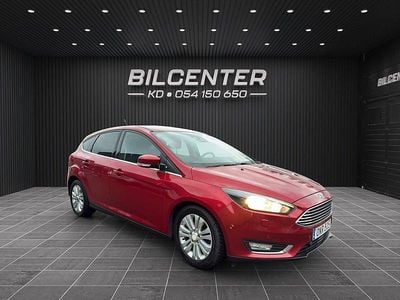 Röd Begagnad 2018 Ford Focus Titanium Halvkombi | 139 900 kr (Bra pris)
