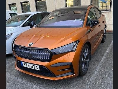 Orange Begagnad 2023 Skoda Enyaq iV RS SUV | 419 900 kr (Marknadspris)