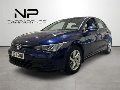 Blå Begagnad 2021 VW Golf VIII Halvkombi | 178 900 kr (Lite dyr)