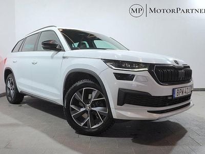Vit Begagnad 2021 Skoda Kodiaq SportLine SUV | 289 900 kr (Marknadspris)