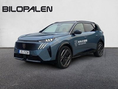 Peugeot e-5008