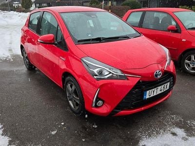 Begagnad Toyota Yaris Hybrid 101 HK (74 kW) 2019