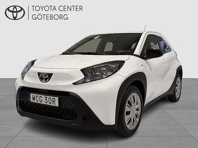 Vit Ny 2025 Toyota Aygo X Play SUV | 179 900 kr (Marknadspris)