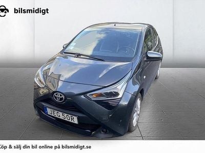 Begagnad Toyota Aygo X-play 72 HK (52 kW) 2019 Mörkgrå Halvkombi