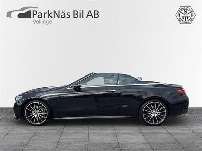 Svart (obsidian svart metallic) Begagnad 2017 Mercedes E300 AMG Cab | 429 900 kr (Marknadspris)