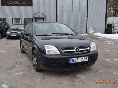 Begagnad Opel Vectra 155 HK (114 kW) 2005 Blå Sedan