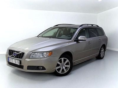 Begagnad Volvo V70 Momentum 175 HK (128 kW) 2009 Brun Kombi
