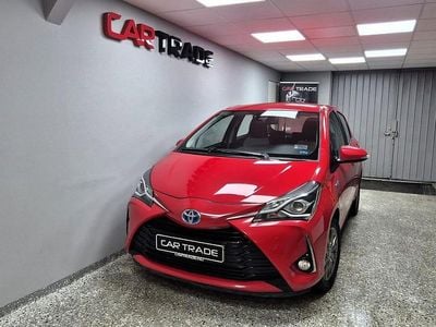 Röd Begagnad 2018 Toyota Yaris Hybrid Active Halvkombi | 139 900 kr (Bra pris)