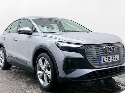 Silver Begagnad 2023 Audi Q4 Sportback e-tron Sport SUV | 389 900 kr (Marknadspris)