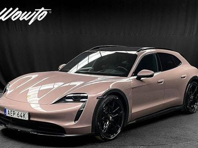 Röd Begagnad 2023 Porsche Taycan 4S Cross Turismo Sedan | 819 800 kr