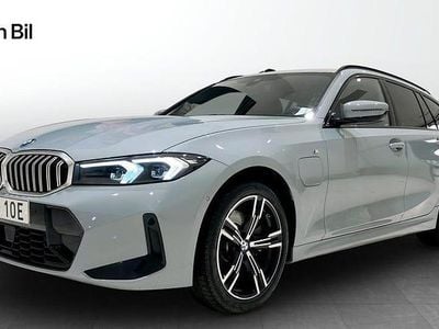 Grå Begagnad 2025 BMW 330 Comfort Edition Kombi | 499 900 kr