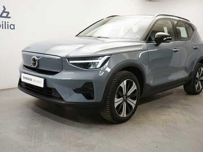 Grå Begagnad 2022 Volvo XC40 Core SUV | 324 900 kr (Bra pris)