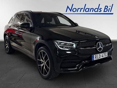 Svart Begagnad 2022 Mercedes GLC300 AMG line SUV | 429 000 kr