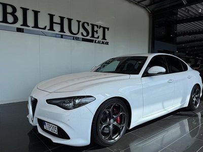 Begagnad Alfa Romeo Giulia Veloce 281 HK (206 kW) 2018 Vit Sedan
