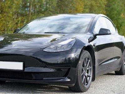 Begagnad 2022 Tesla Model 3 Standard Range Sedan | 150 000 kr (Marknadspris)