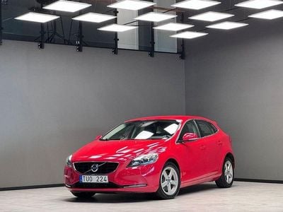 Begagnad Volvo V40 Momentum 150 HK (110 kW) 2013 Röd Kombi