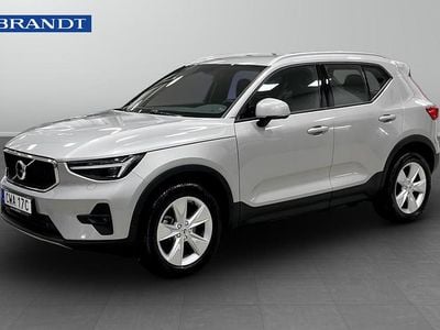 Silver Begagnad 2023 Volvo XC40 Core SUV | 334 900 kr (Marknadspris)