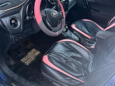 Begagnad 2017 Toyota Auris Touring Sports Kombi | 148 000 kr (Marknadspris)