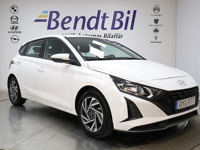Vit Begagnad 2024 Hyundai i20 Halvkombi | 188 700 kr (Bra pris)