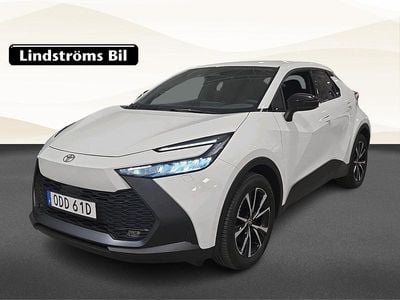 Vit Begagnad 2024 Toyota C-HR Style SUV | 374 900 kr (Bra pris)