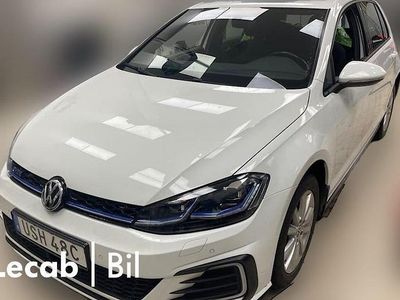 Pure white Begagnad 2020 VW Golf VII GTD Kombi | 209 500 kr (Marknadspris)