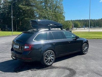 Svart Begagnad 2018 Skoda Octavia Kombi | 169 000 kr (Lite dyr)