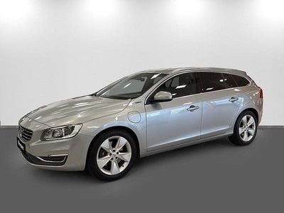 Begagnad Volvo V60 Summum 231 HK (169 kW) 2016 Silver Kombi