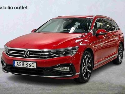Röd Begagnad 2022 VW Passat Kombi | 239 900 kr (Marknadspris)